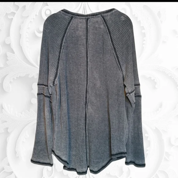 American Rag Grey Lightweight Long Sleeve V-Neck Shirt XL - Picture 2 of 2